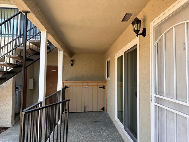 Building Photo - 460 Richfield Dr