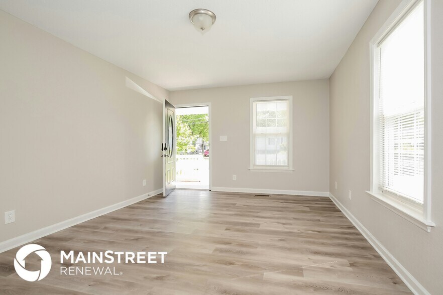 Building Photo - 412 Kirkland St