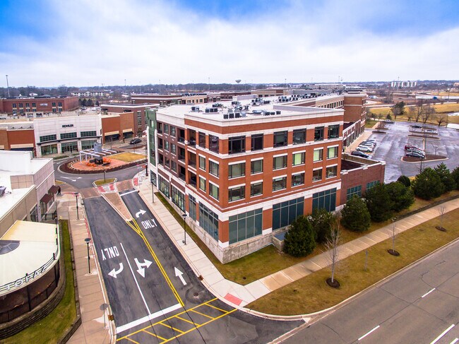 Building Photo - 850 Village Center Dr