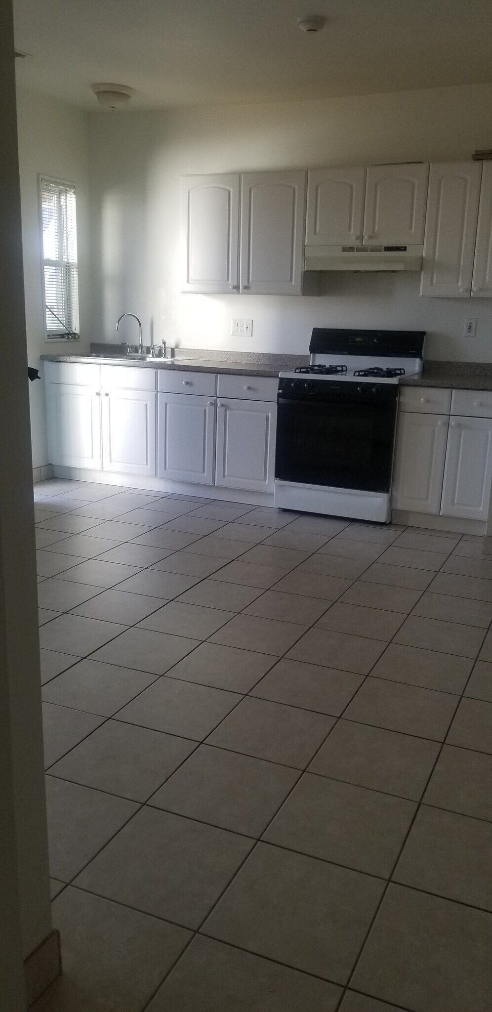 Building Photo - 211 White St