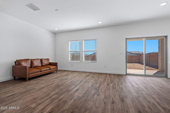 Building Photo - 3023 W Bent Tree Dr