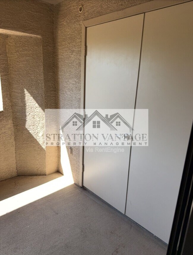 Building Photo - 1287 N Alma School Rd