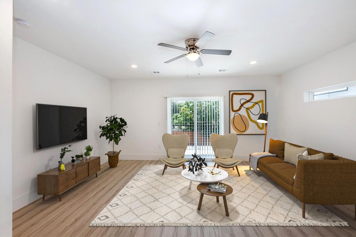 Building Photo - Modern Munger Place townhome with city sky...