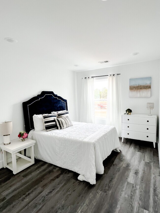 Building Photo - 126 Parris Bridge Rd