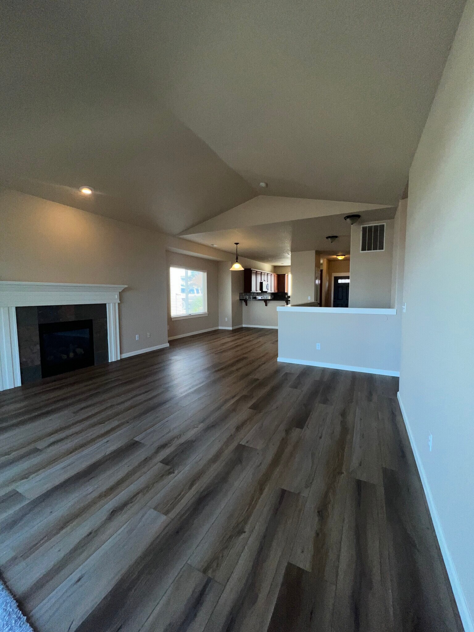 Building Photo - 1235 SW 10th Way