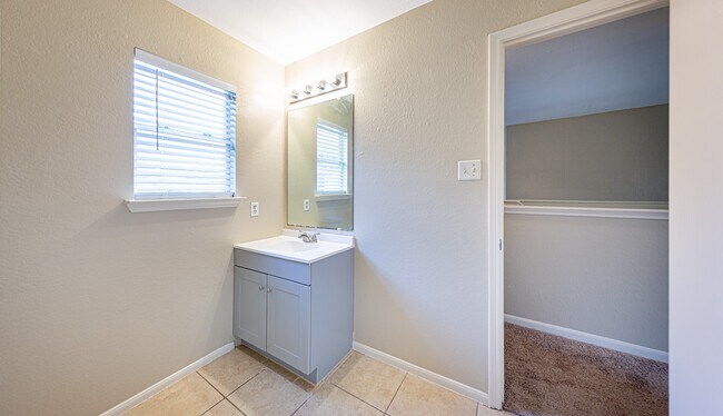 Building Photo - 20831 Bonham Park Ln