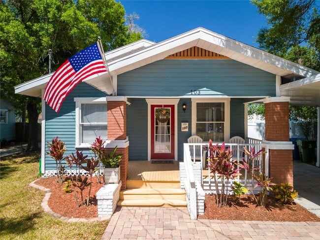 Primary Photo - Live Wilder: Historic Charm Steps from Tam...