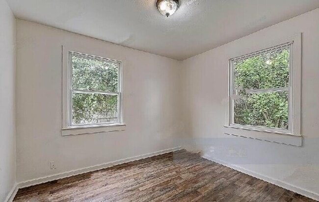 Building Photo - 1718 Mc Millan St