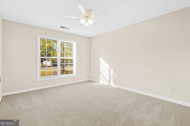 Building Photo - 3230 Kylay Ct NE