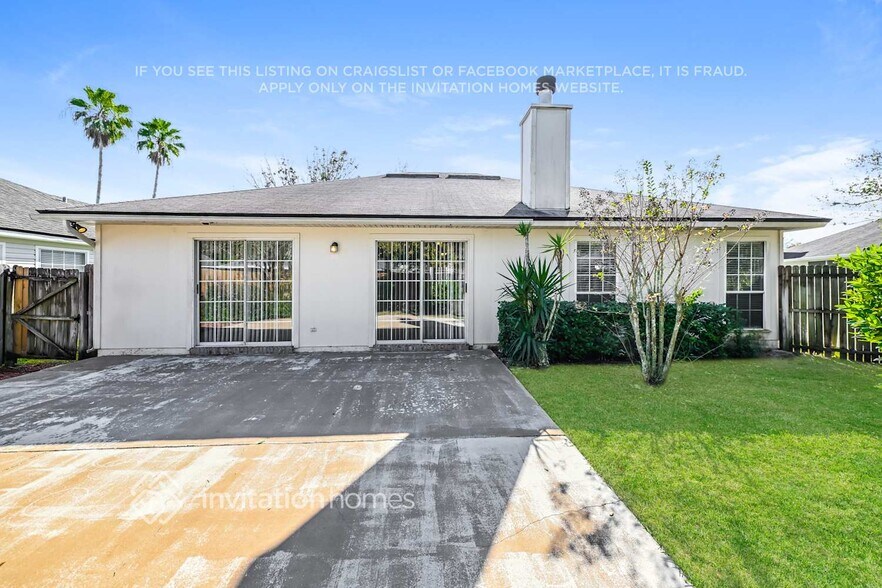 Building Photo - 13757 Sea Mist Dr