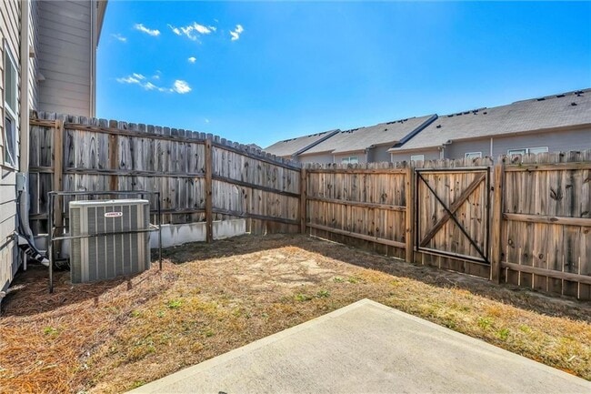 Building Photo - 6433 Scudders Dr
