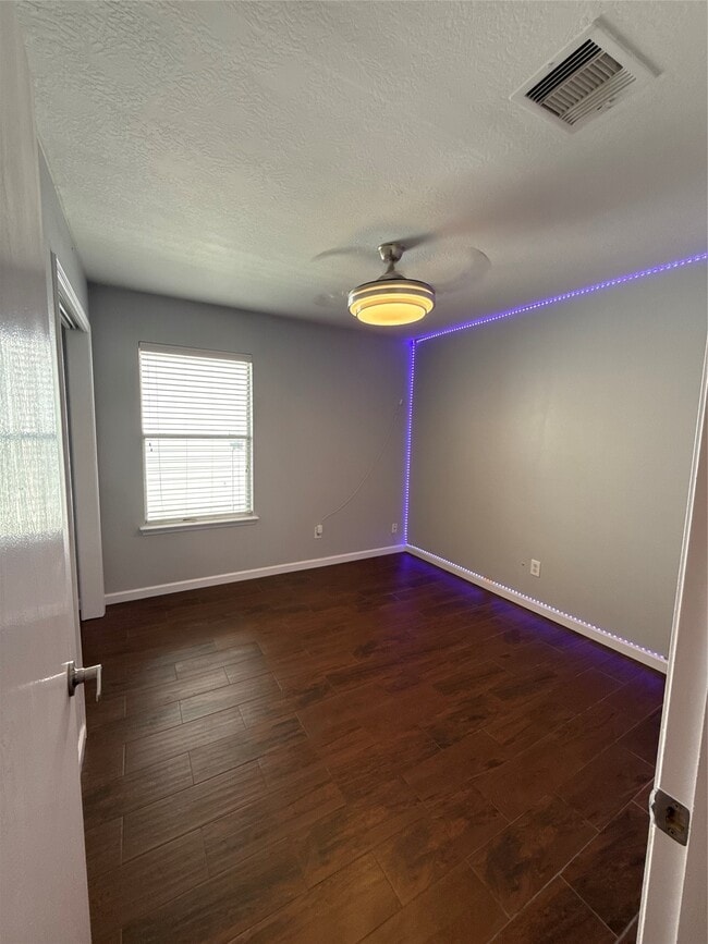 Building Photo - 15327 Summerlyn Point Ln