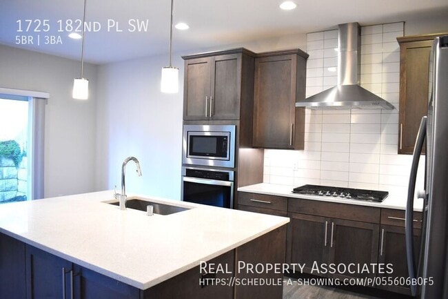 Building Photo - 1725 182nd Pl SW