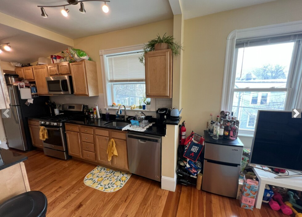 Building Photo - 48 Lowell St