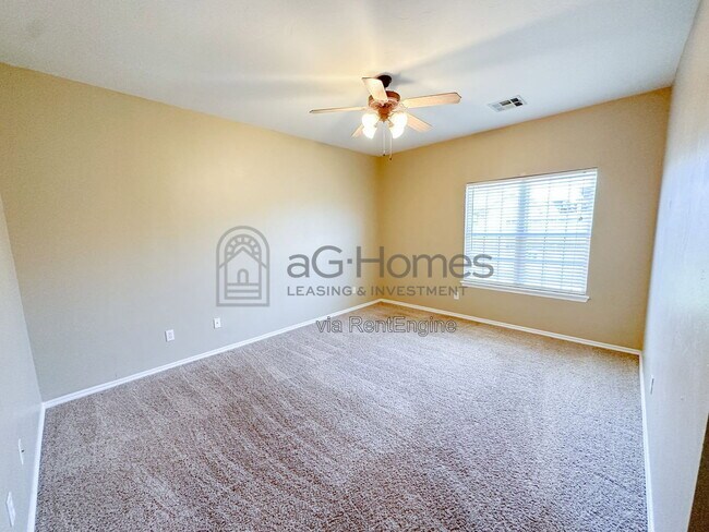 Building Photo - 5925 SE 69th St