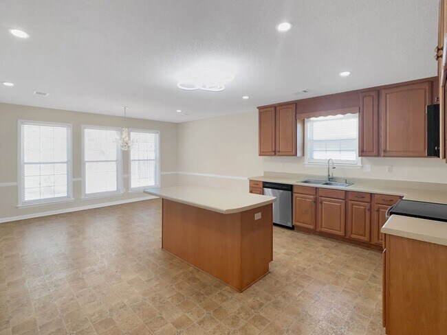 Building Photo - 2230 Cross Creek Dr