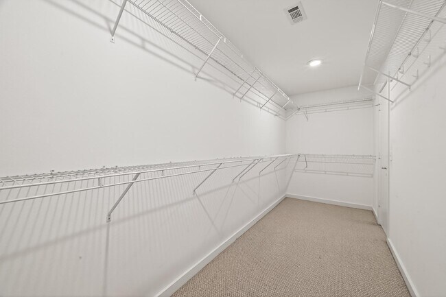 Building Photo - 6911 Yellowstone Way Dr