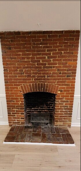 Building Photo - 1758 Swann St NW