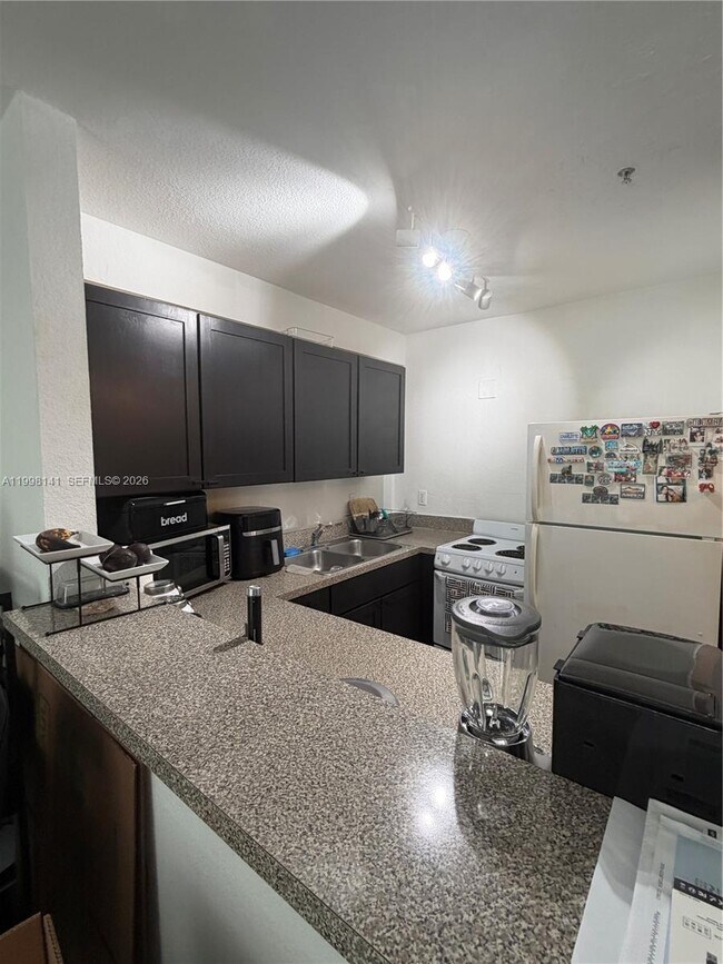 Building Photo - 2536 NW 24th St