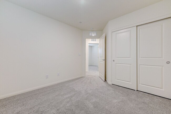 Building Photo - Newly Built 4 bedrooms in Cadence