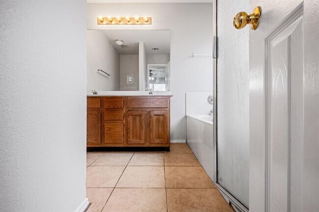 Building Photo - 3709 Crownover St