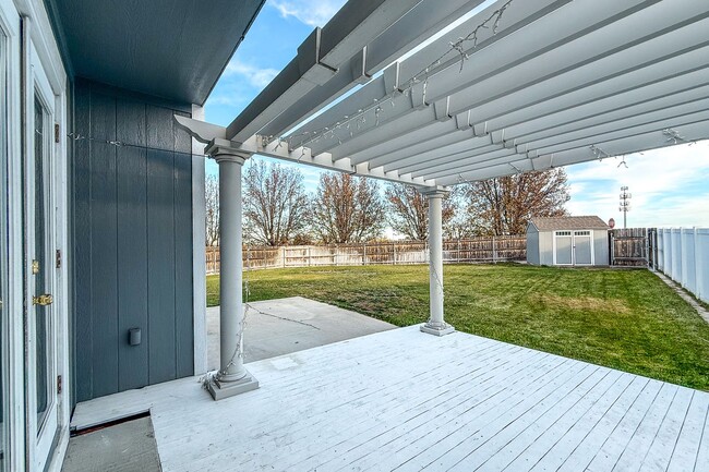 Building Photo - South Richland 4-Bedroom Home With Large Backyard