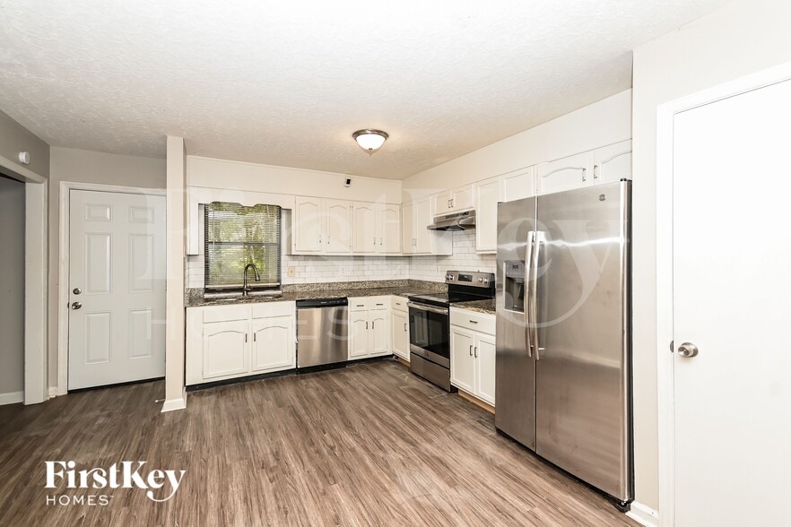 Building Photo - 6829 Ivy Log Dr SW