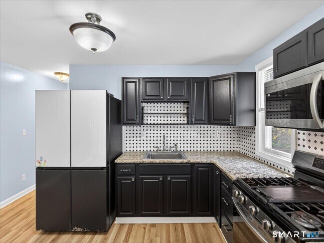 Building Photo - 91 Jewett St