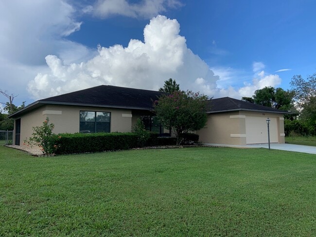 Building Photo - 725 Archie Summers Rd
