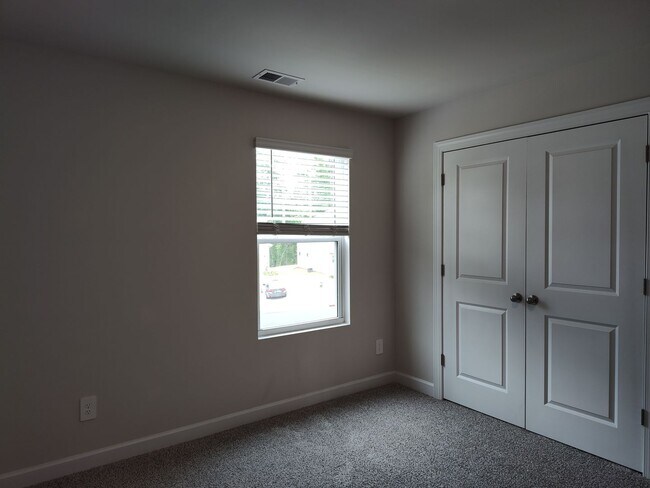 Building Photo - 5 BD/3.5 BA House in Shepherds Landing!