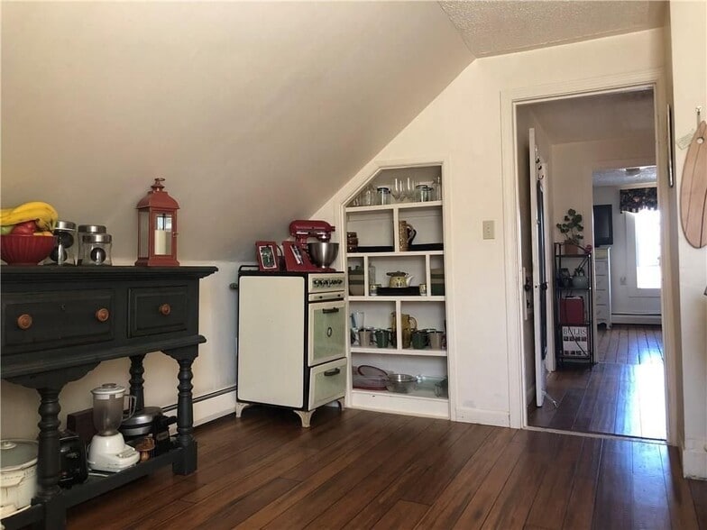 Building Photo - 12 Washington St