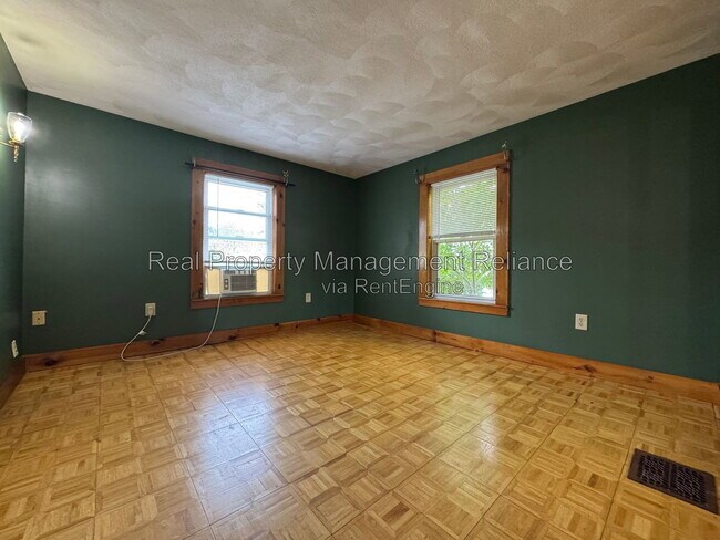 Building Photo - 62 1/2 Essex Street