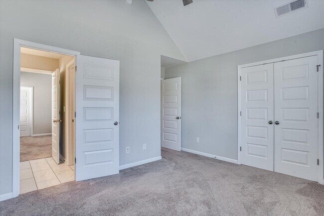 Building Photo - 627 Garland Trl