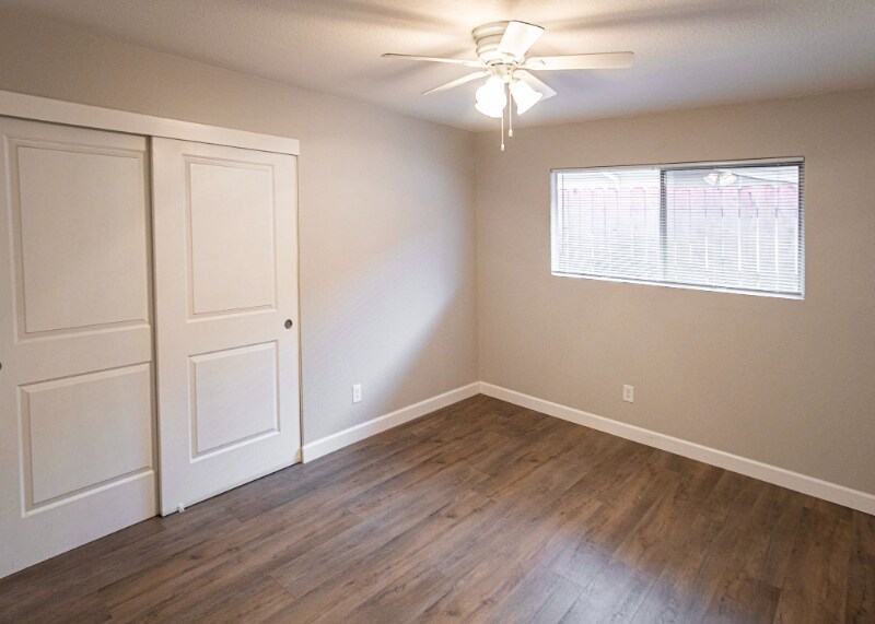 Building Photo - 323 Montrose Dr