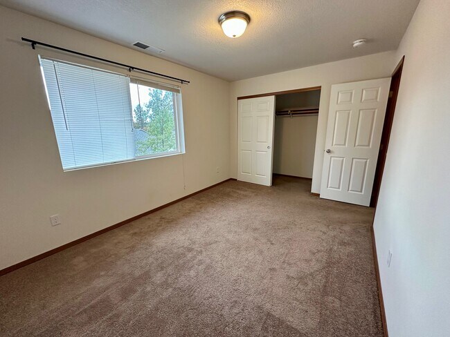 Building Photo - 297 Sowell Dr