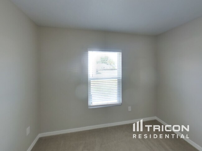 Building Photo - 9467 Northvale St