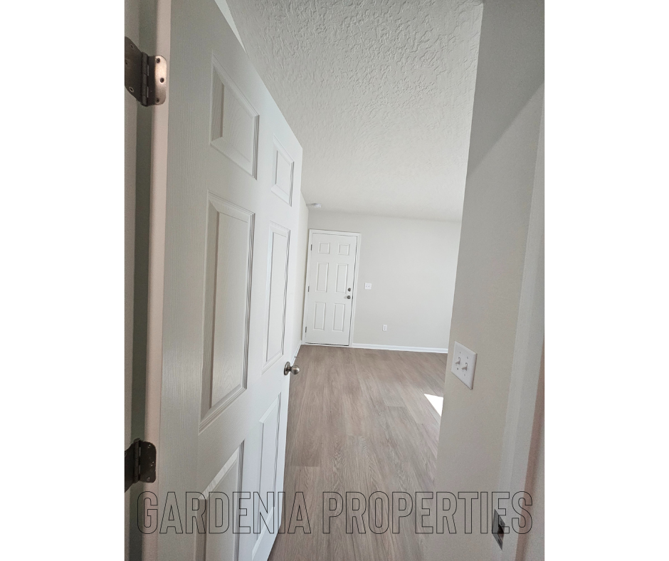 Building Photo - 1115 E 5th St