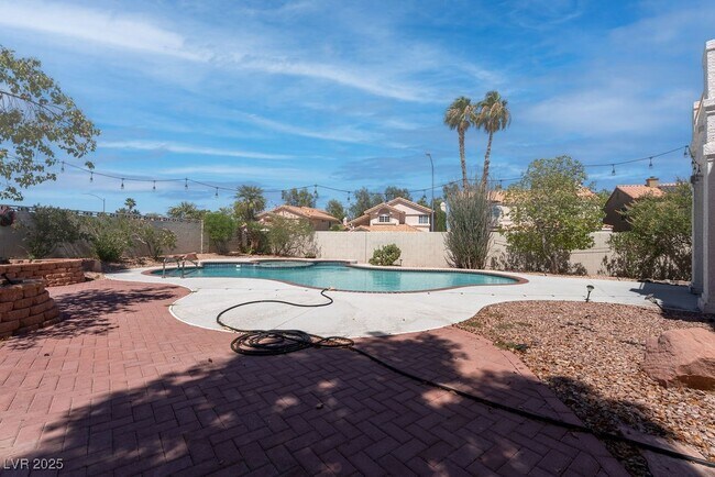 Building Photo - 8408 Bay Point Dr