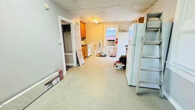 Building Photo - 212 Glenview Blvd