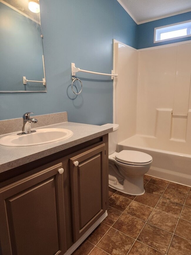 Building Photo - 1625 Main St