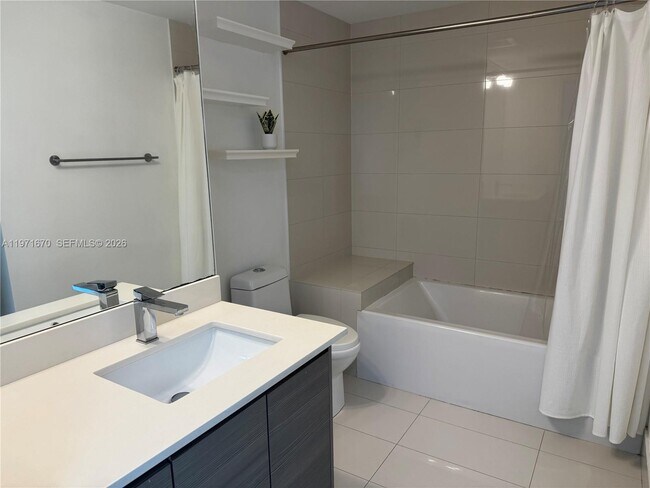 Building Photo - 460 NE 28th St