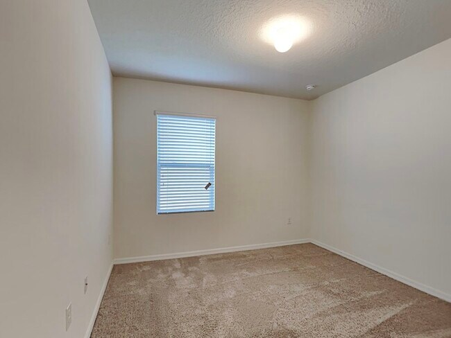 Building Photo - 320 Aberdeen Dr