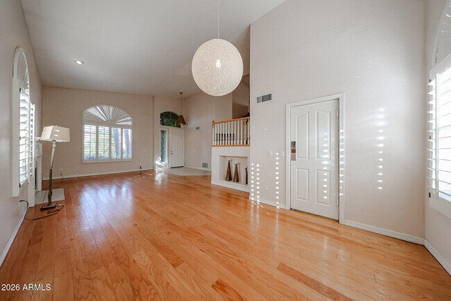 Building Photo - 5839 W Bloomfield Rd