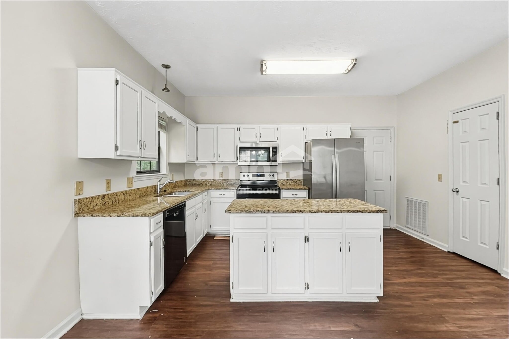 Building Photo - 924 Colo Cove
