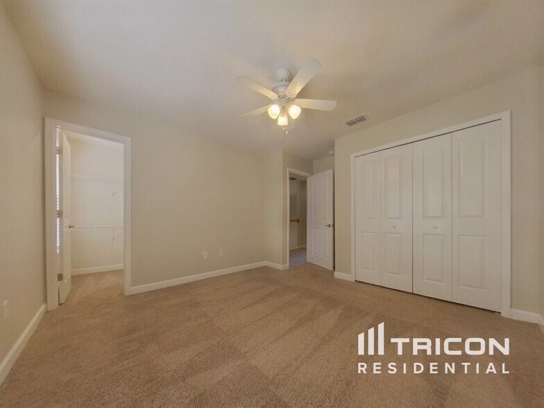 Building Photo - 1055 Golf Point Loop
