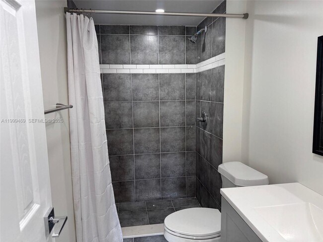 Building Photo - 492 NW 165th St