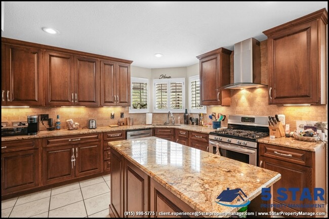 Building Photo - 6052 Bandolero Dr