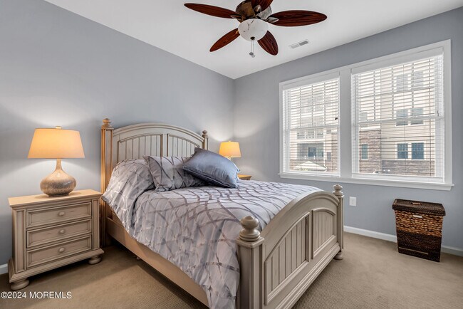 Building Photo - 33 Cooper Ave