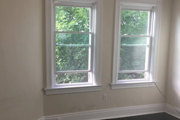 Building Photo - 811 Sarah St