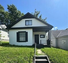 Building Photo - 3 bedroom 1 bath home